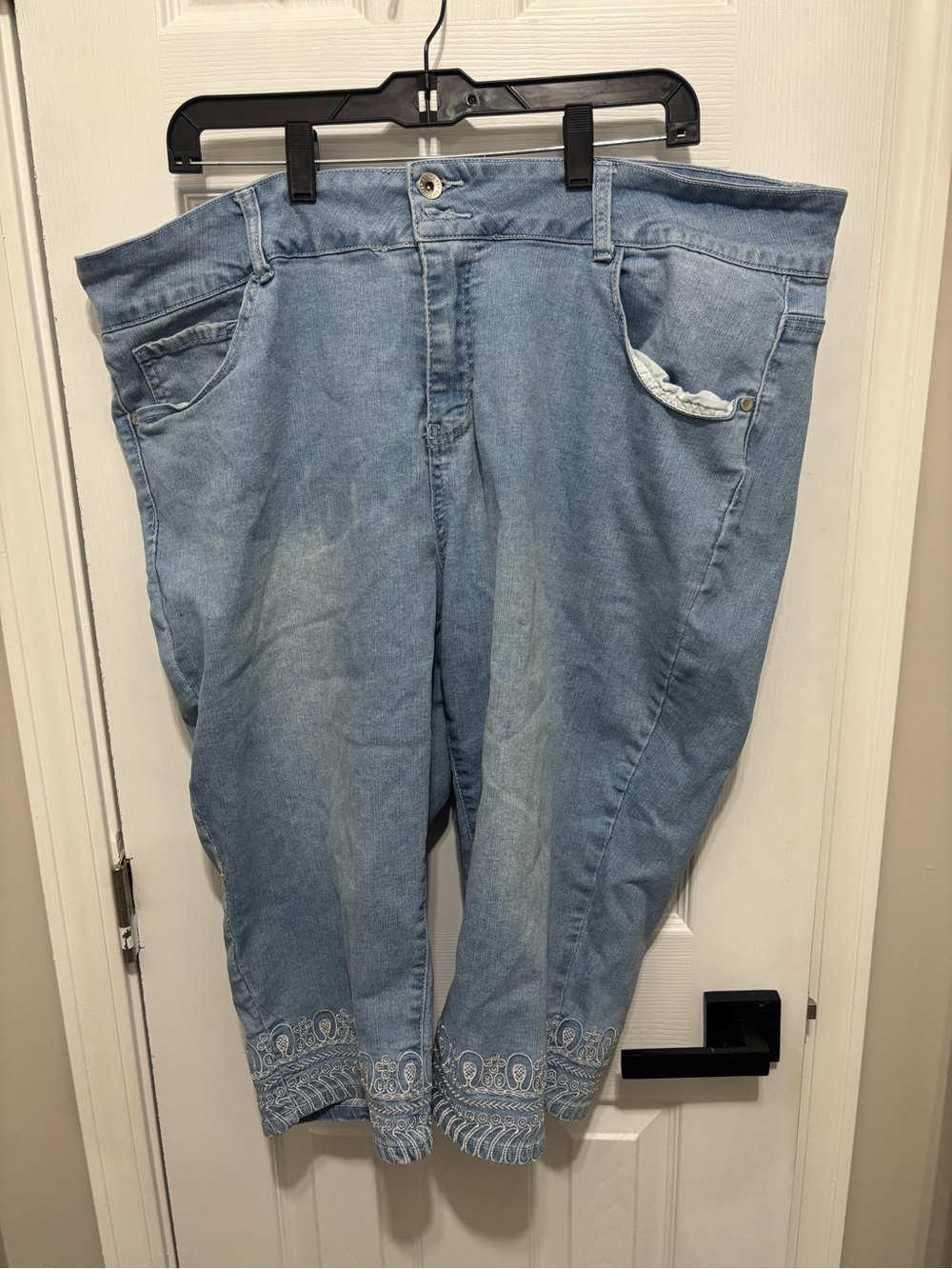 Embroidered Hem Light Blue Wide-Leg Women's Jeans